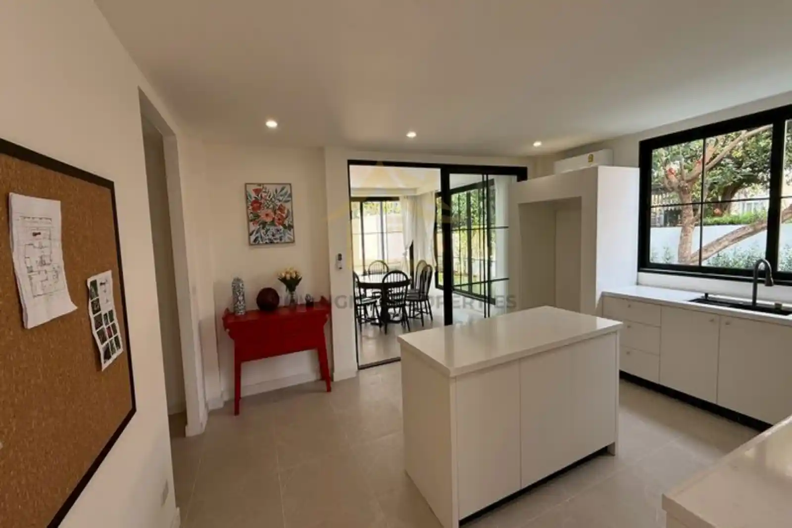 Large 5 bedroom pool villa for sale hang dong Chiang Mai