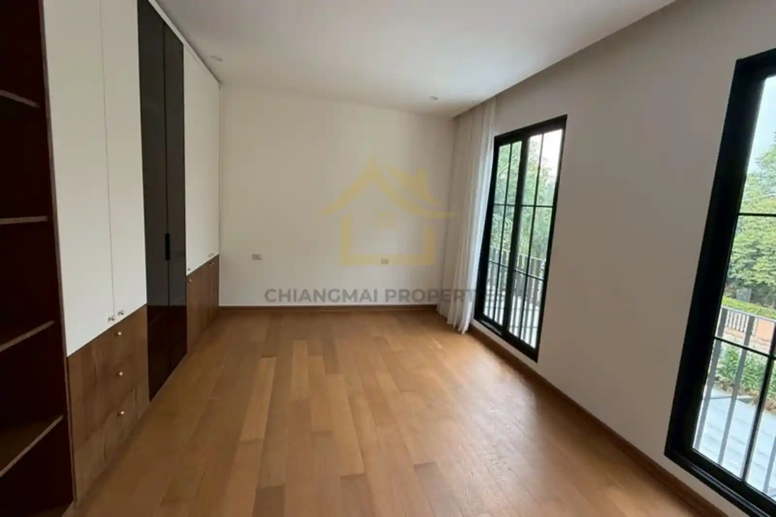 Large 5 bedroom pool villa for sale hang dong Chiang Mai