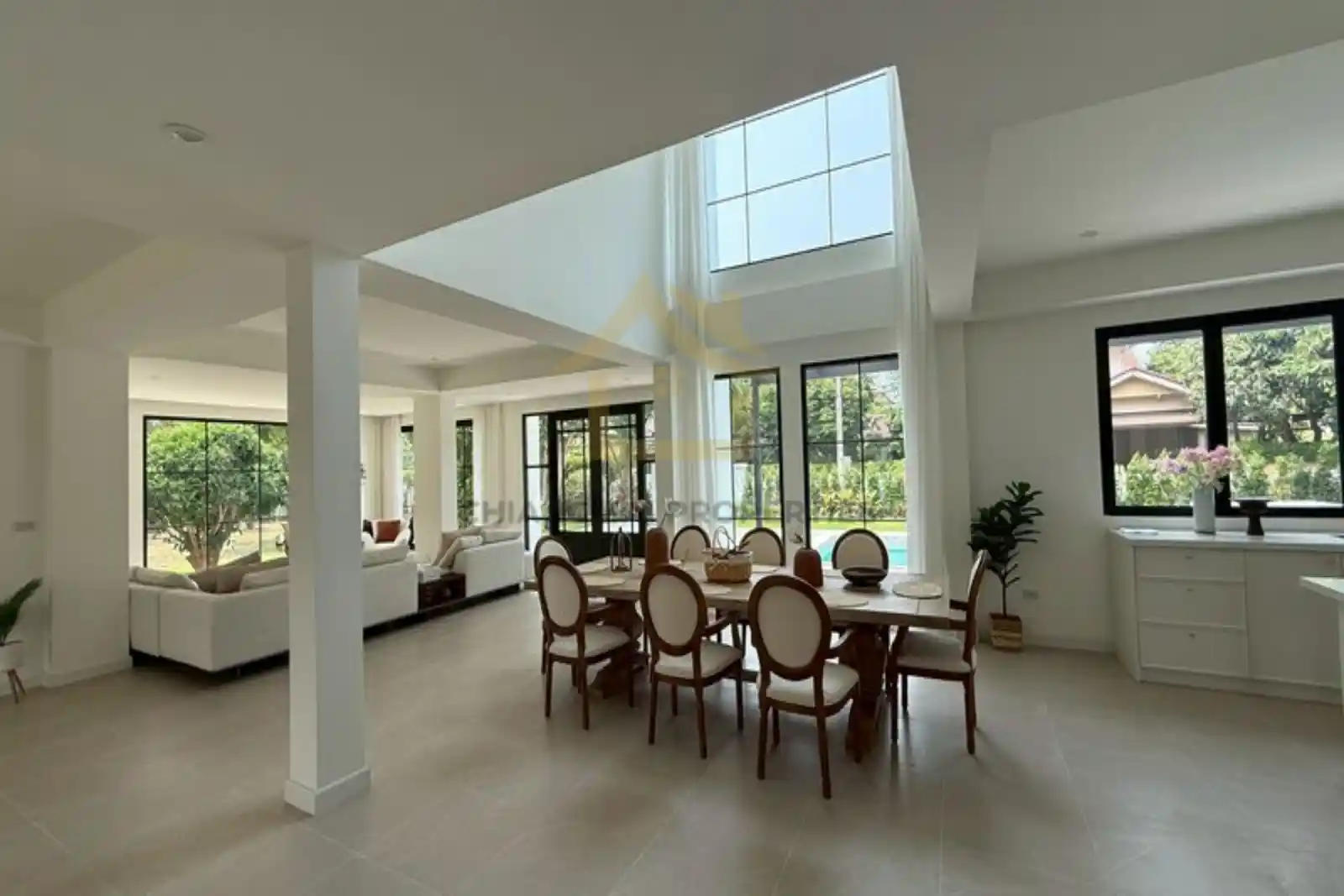 Large 5 bedroom pool villa for sale hang dong Chiang Mai
