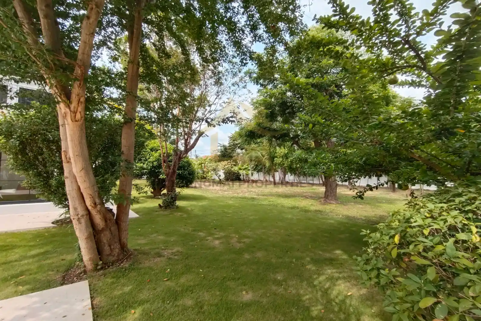 Large 5 bedroom pool villa for sale hang dong Chiang Mai