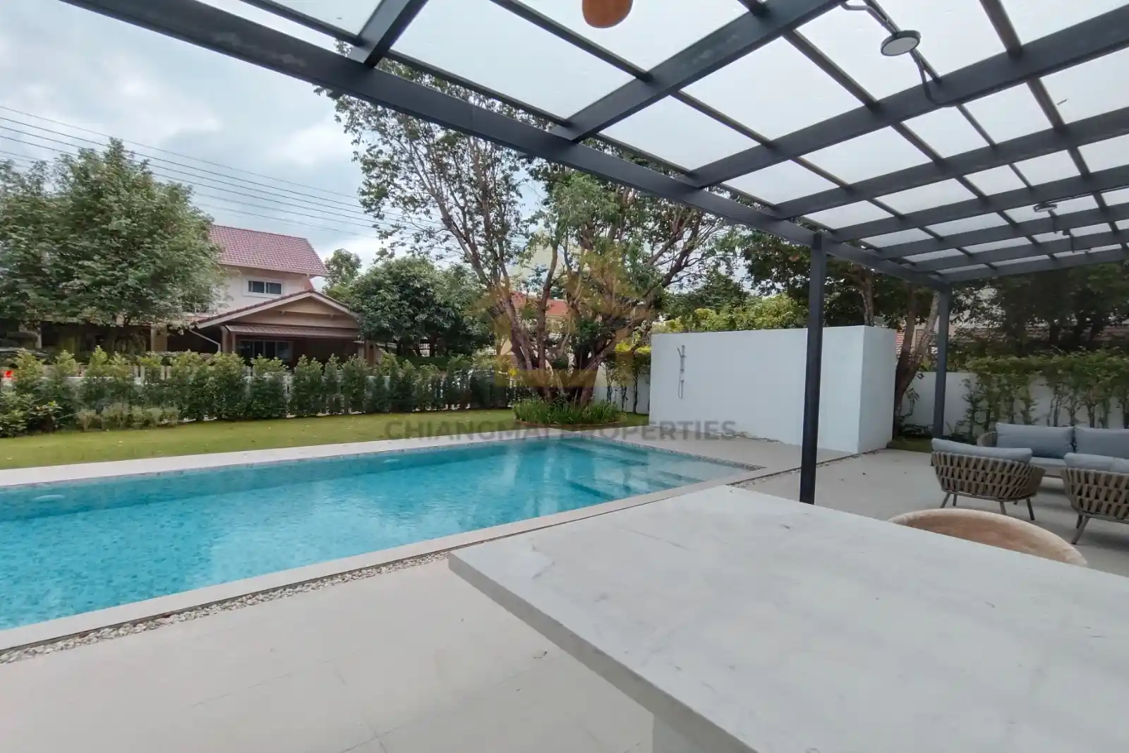 Large 5 bedroom pool villa for sale hang dong Chiang Mai