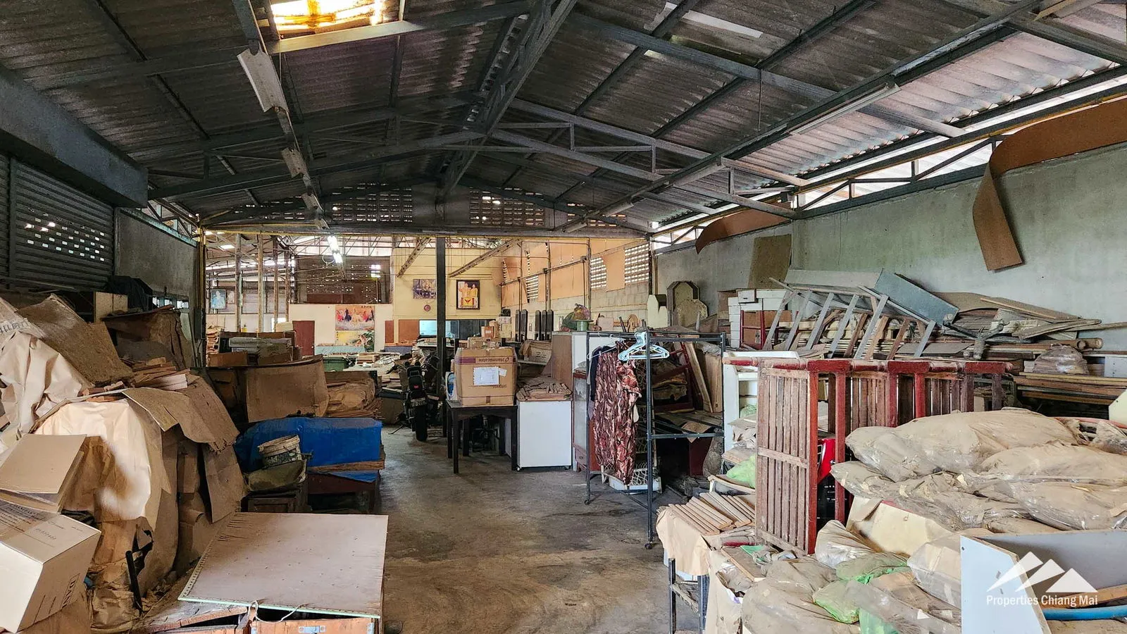 Warehouse For Sale Only 240m Off Of The Super Highway — photo 6 of 19