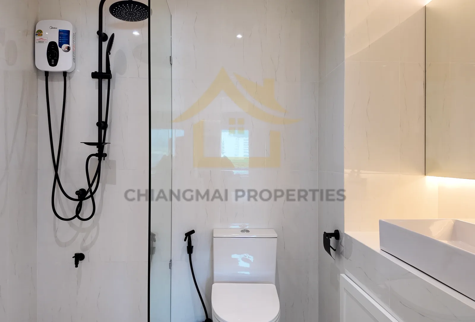 2-Bed Condo, 92.5 Sqm | Chang Phueak | Chiang Mai — photo 9 of 10