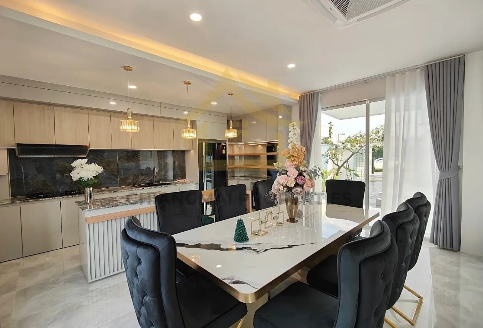 6-Bed 350 sqm Pool Villa For Sale | San Sai | Chiang Mai — photo 2 of 10