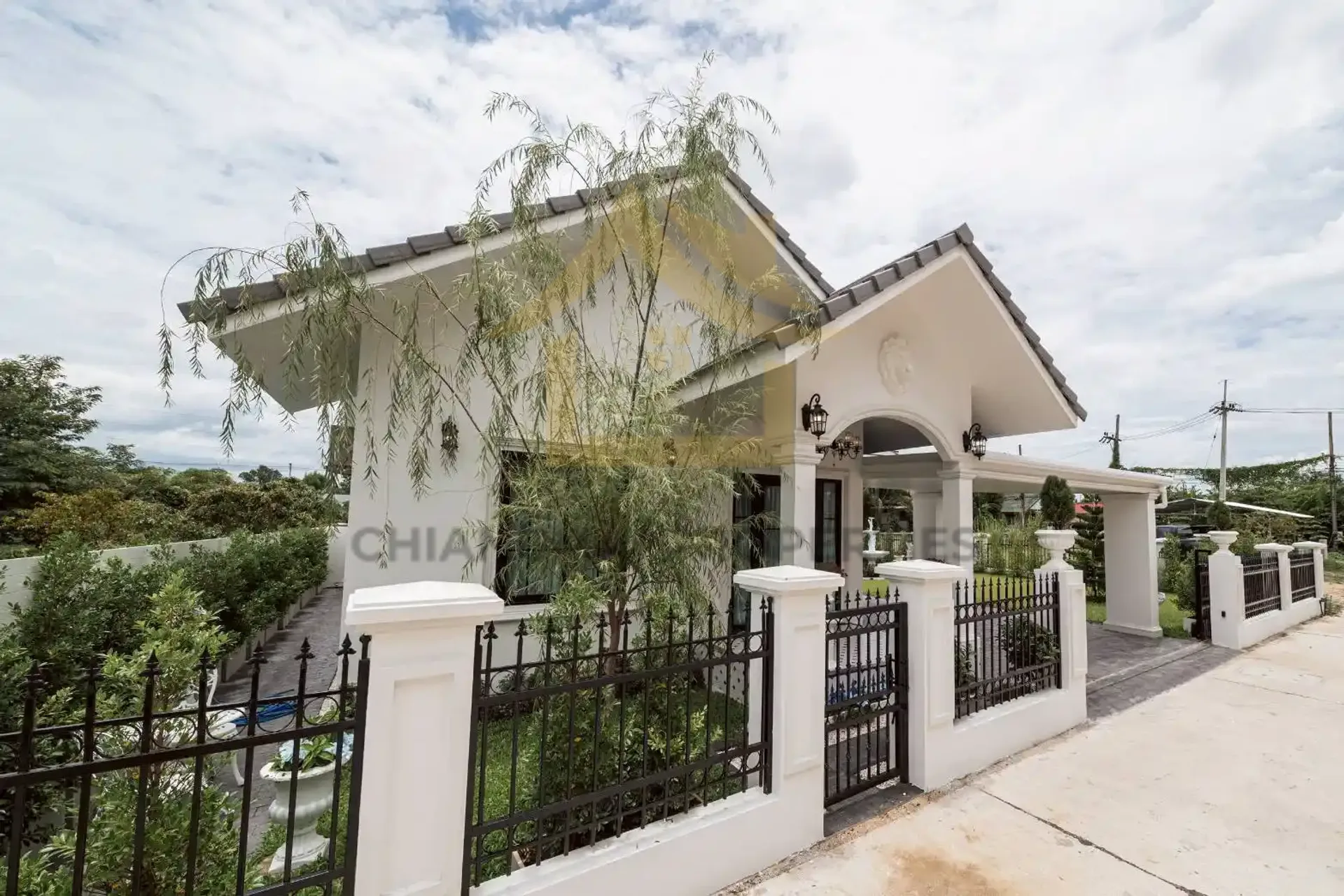 New English Style House for Sale Nam Phrae Hang Dong