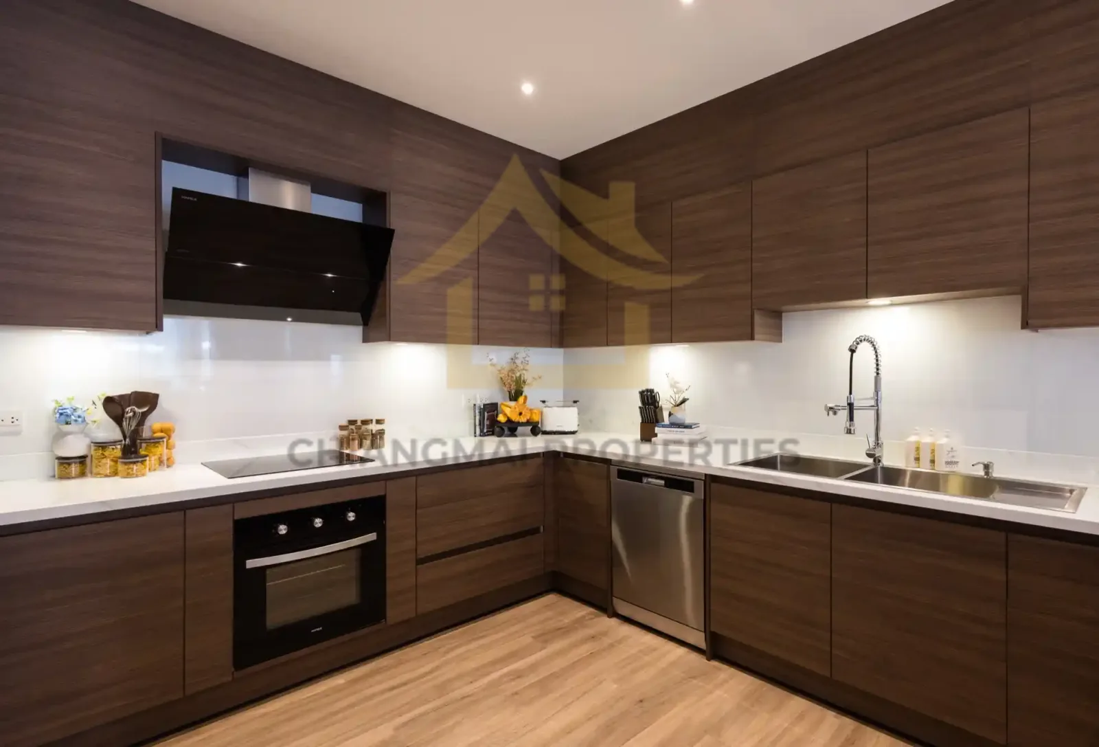 Luxury Villa with Air Purification For Sale in Hang Dong — photo 4 of 11