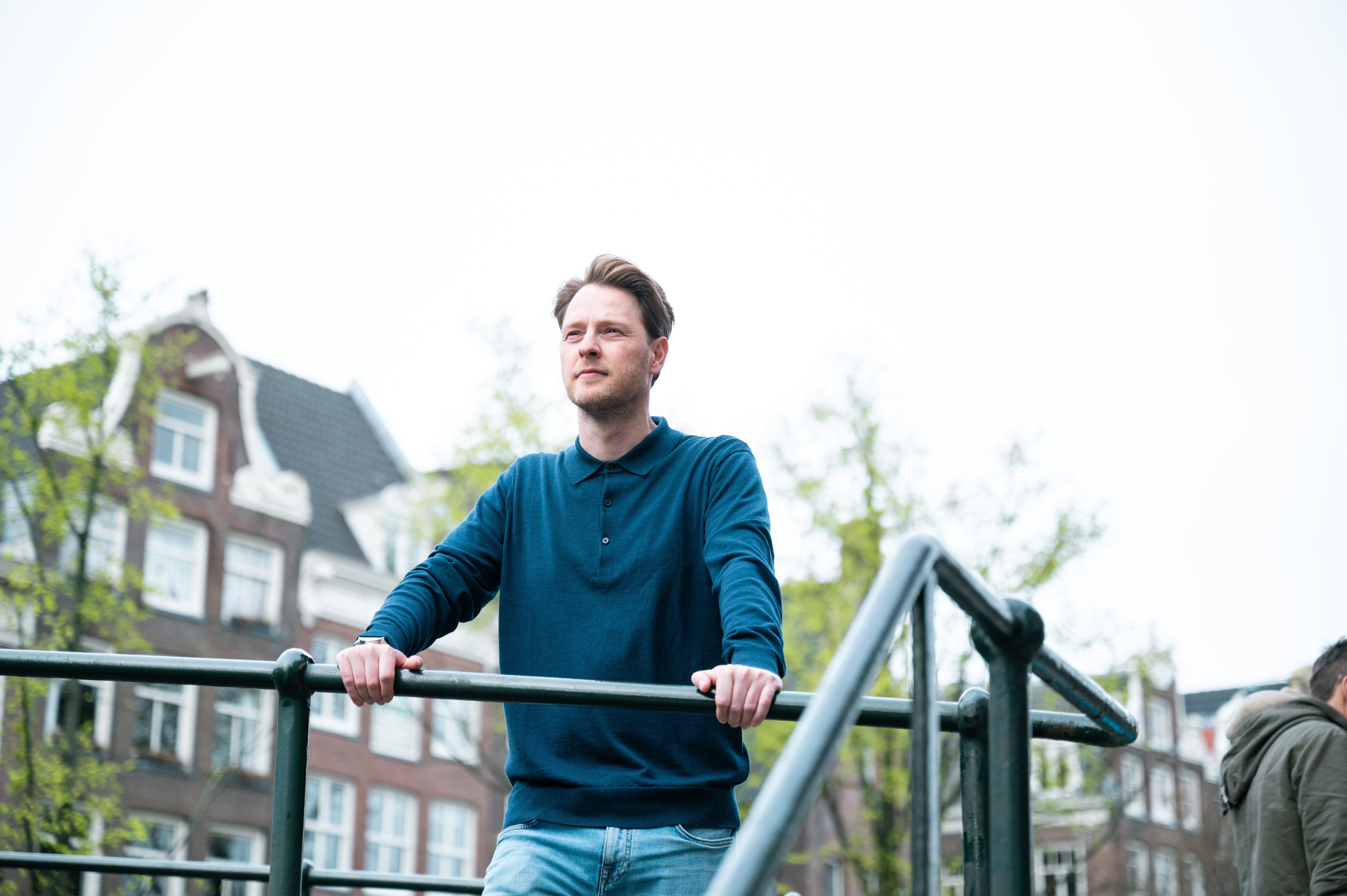 Man kijkt in de verte