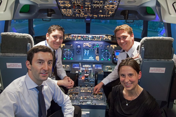 Stage-Peur-en-avion-Flight-experience-Paris-silencio-equipe