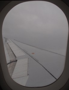 Des nuages provoquant de la pluie peuvent empêcher un atterrissage visuel sur l'aéroport... Quelles solutions pour les pilotes ?
