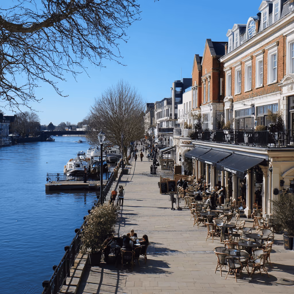 Business owner meeting with Kingston IT services specialist to solve daily tech issues