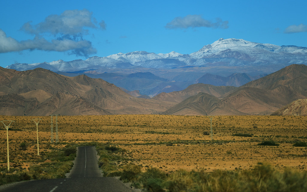 image of scenic landscapes (for a travel tech)