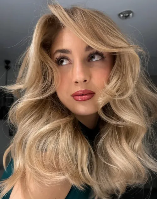 Portrait photography of Ida K client, close-up of a hairs