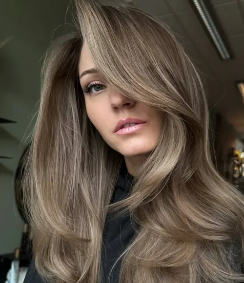 Portrait photography of Ida K client, close-up of a hairs