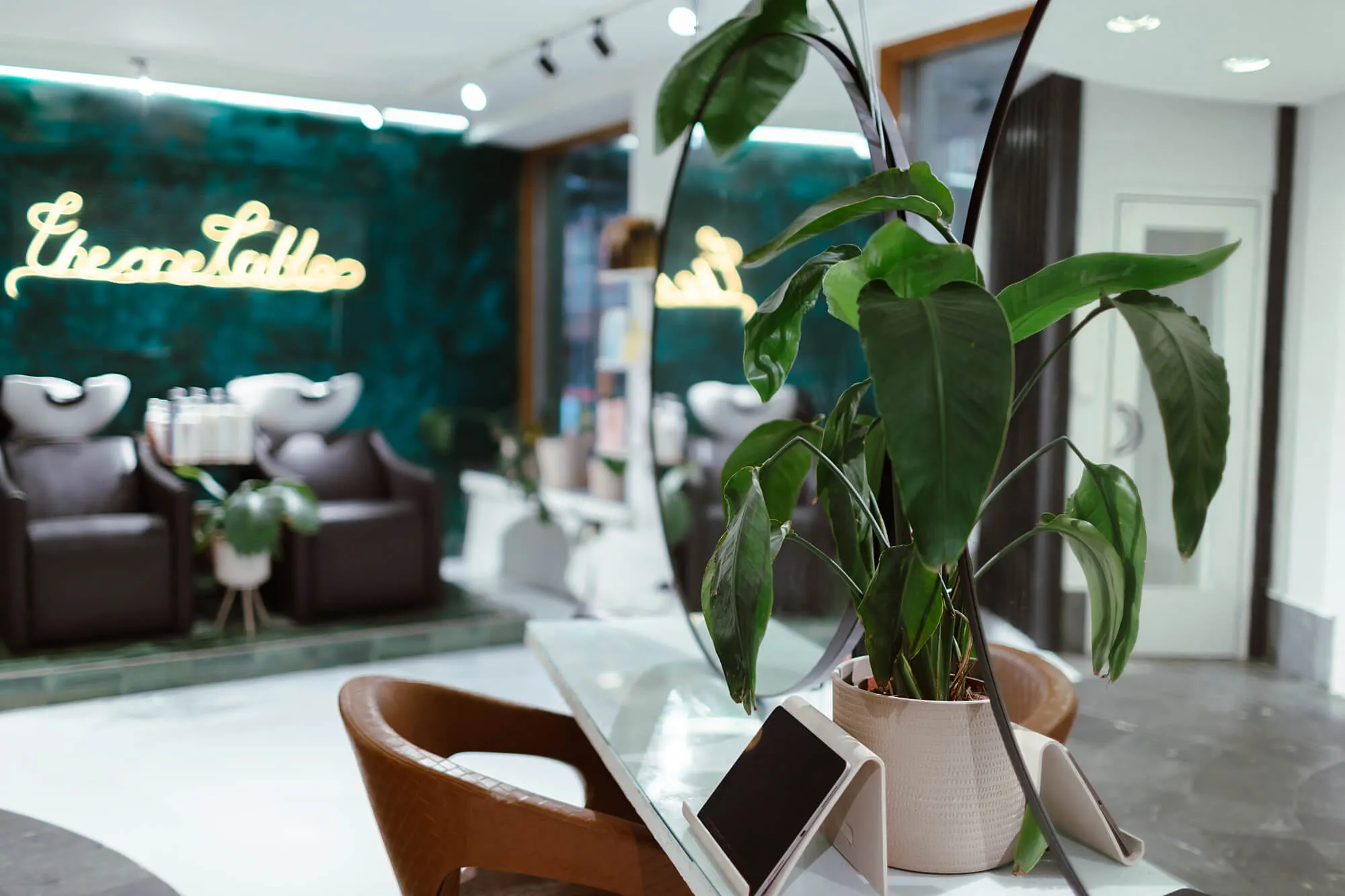 Photography of interior The One Table salon