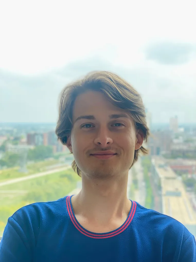 Close up van Simon van Helvert van De Marketing Tandem