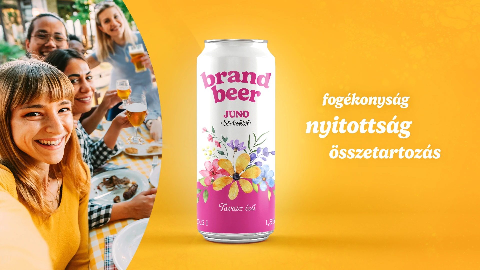 Brand Beer JUNO sörkoktéldoboz narancssárga háttéren, mellette koccintó baráti társaság