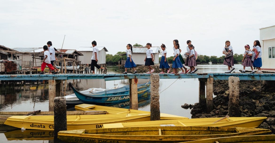[background image] of sea landscape (for a maritime service)