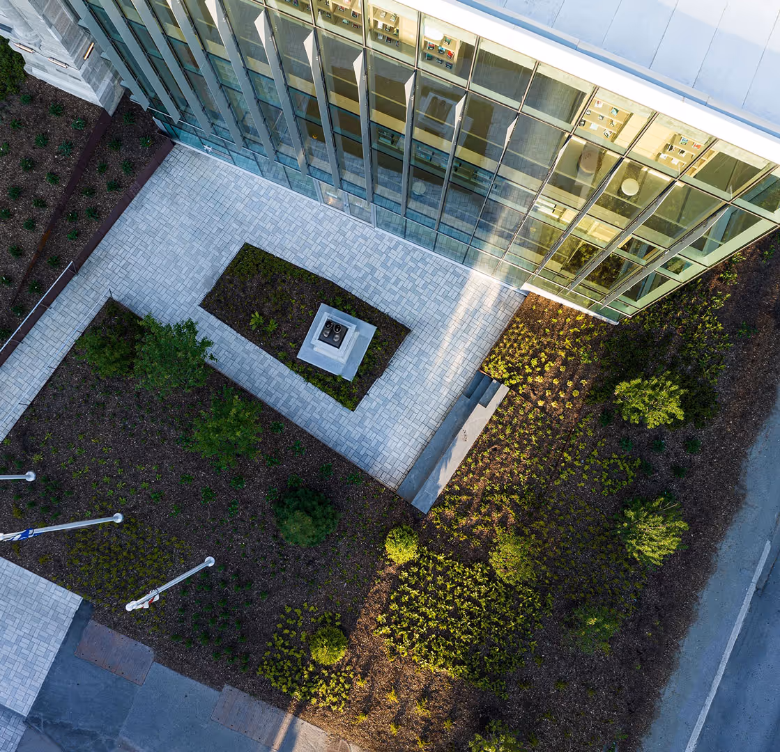 Vue de la cour intérieur de la Nouvelle Scène Gilles Desjardins
