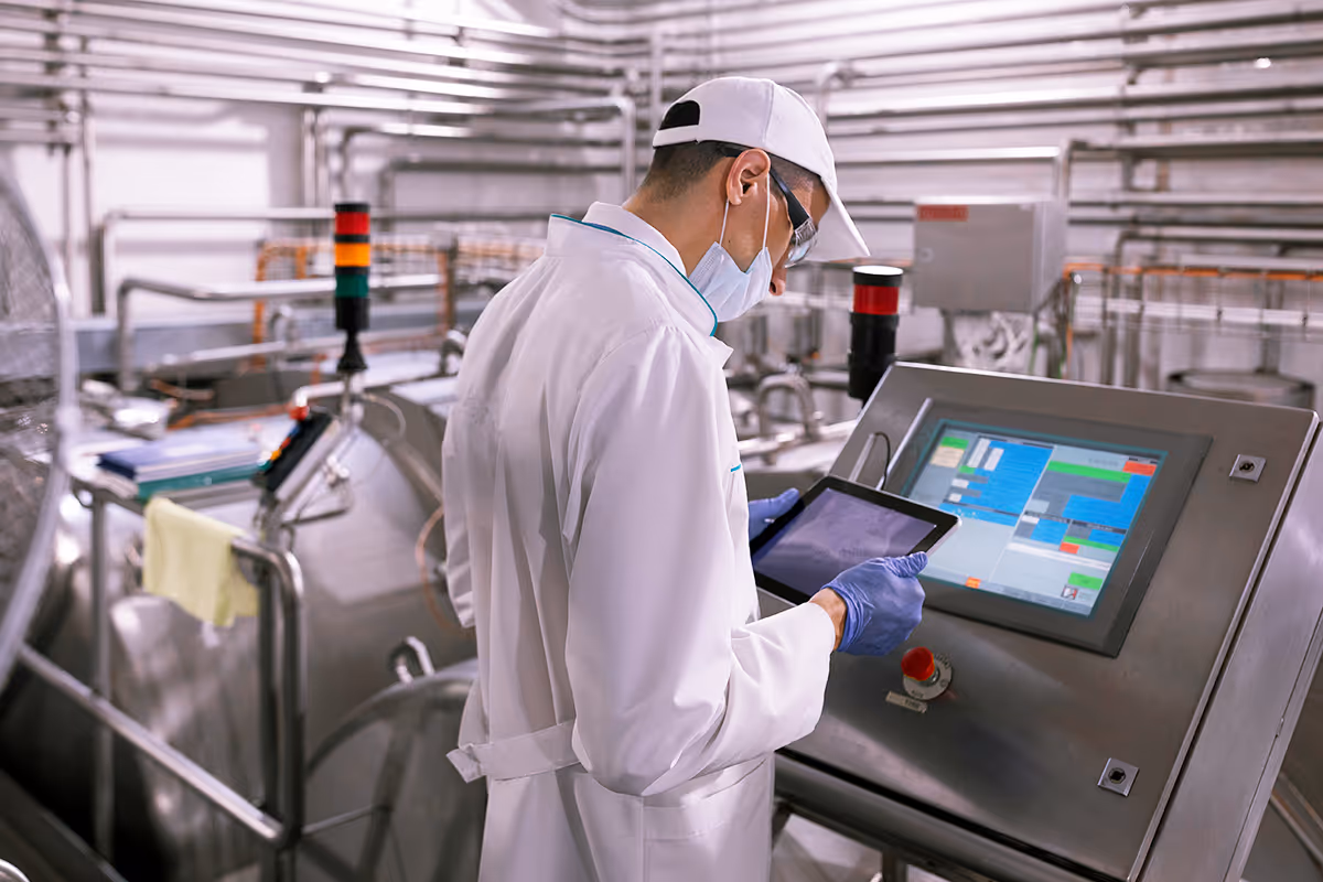 Enhancing Manufacturing Efficiency with TrakSYS Connected Worker