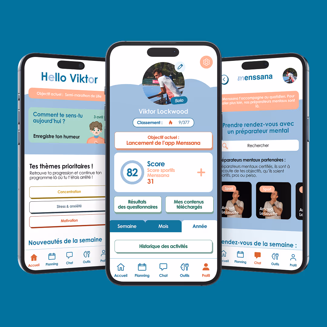 Mockup de trois smartphones présentant l'interface de l'application de préparation mentale Menssana, avec des écrans de profils utilisateurs, de suivi des scores sportifs et des options de prise de rendez-vous. — Branding et développement de l'application de préparation mentale Menssana — Design graphique par le studio Pryzma.