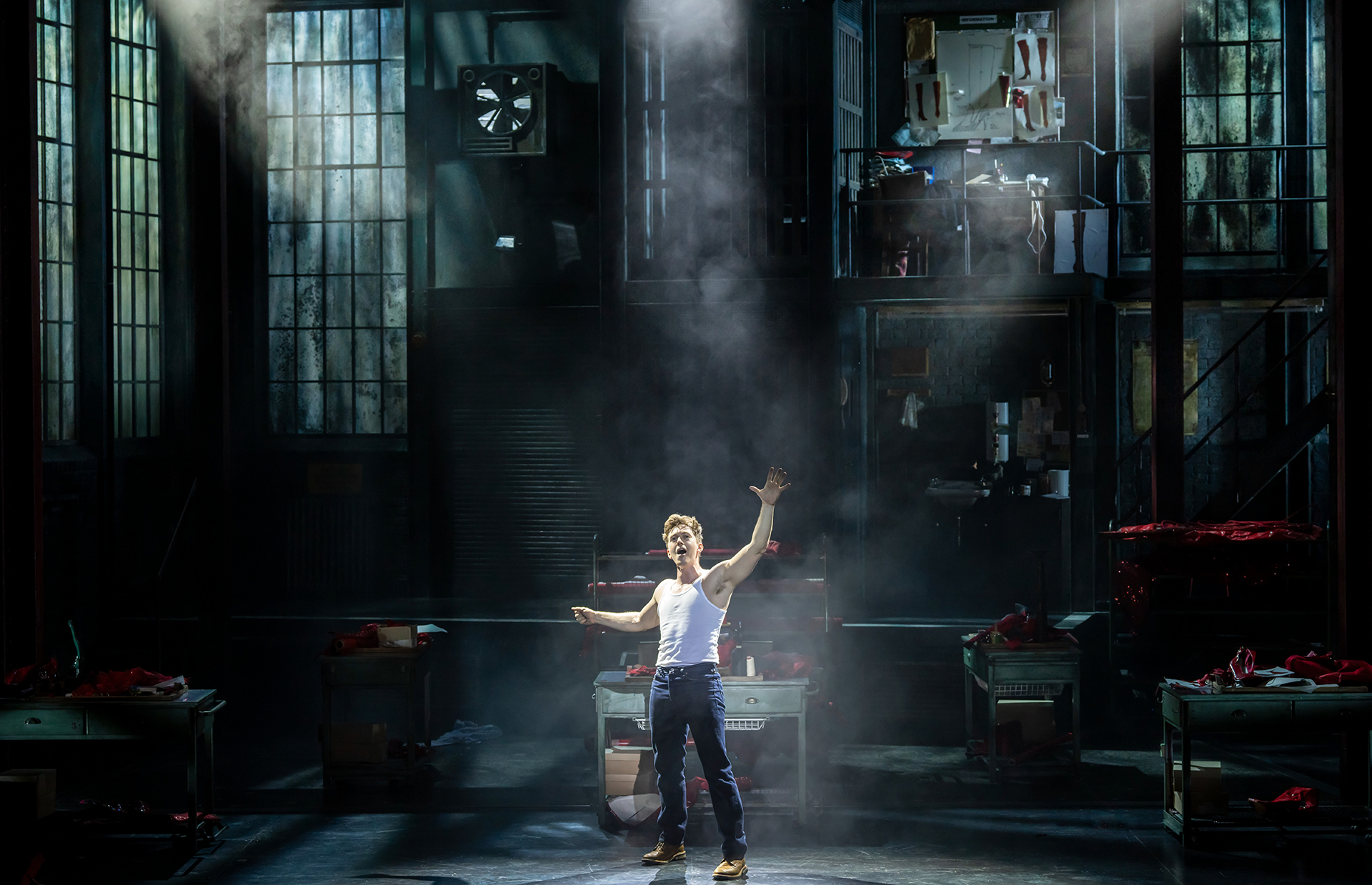 Charlie in der Fabrik