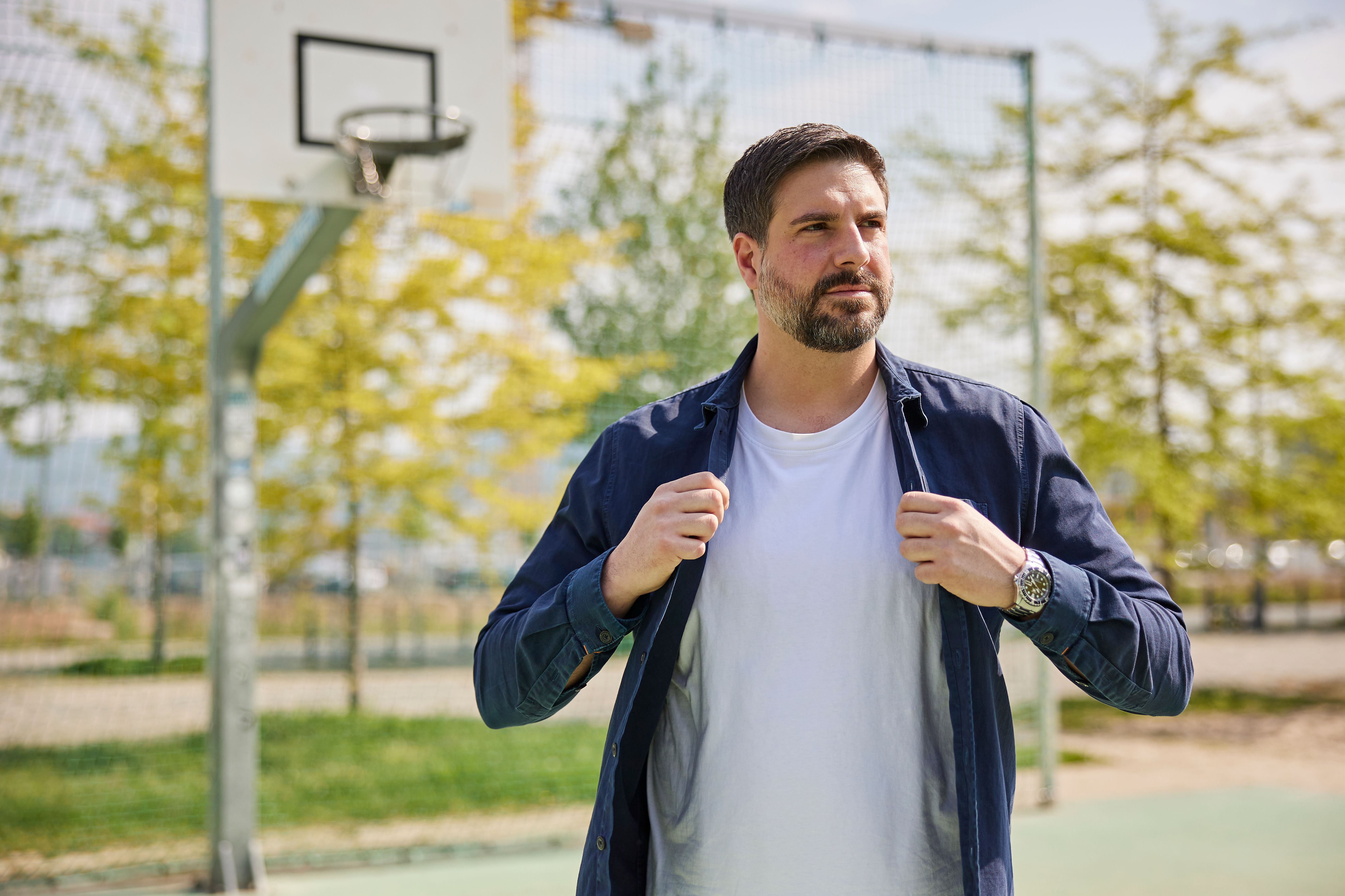 Gunnar at the basketball court