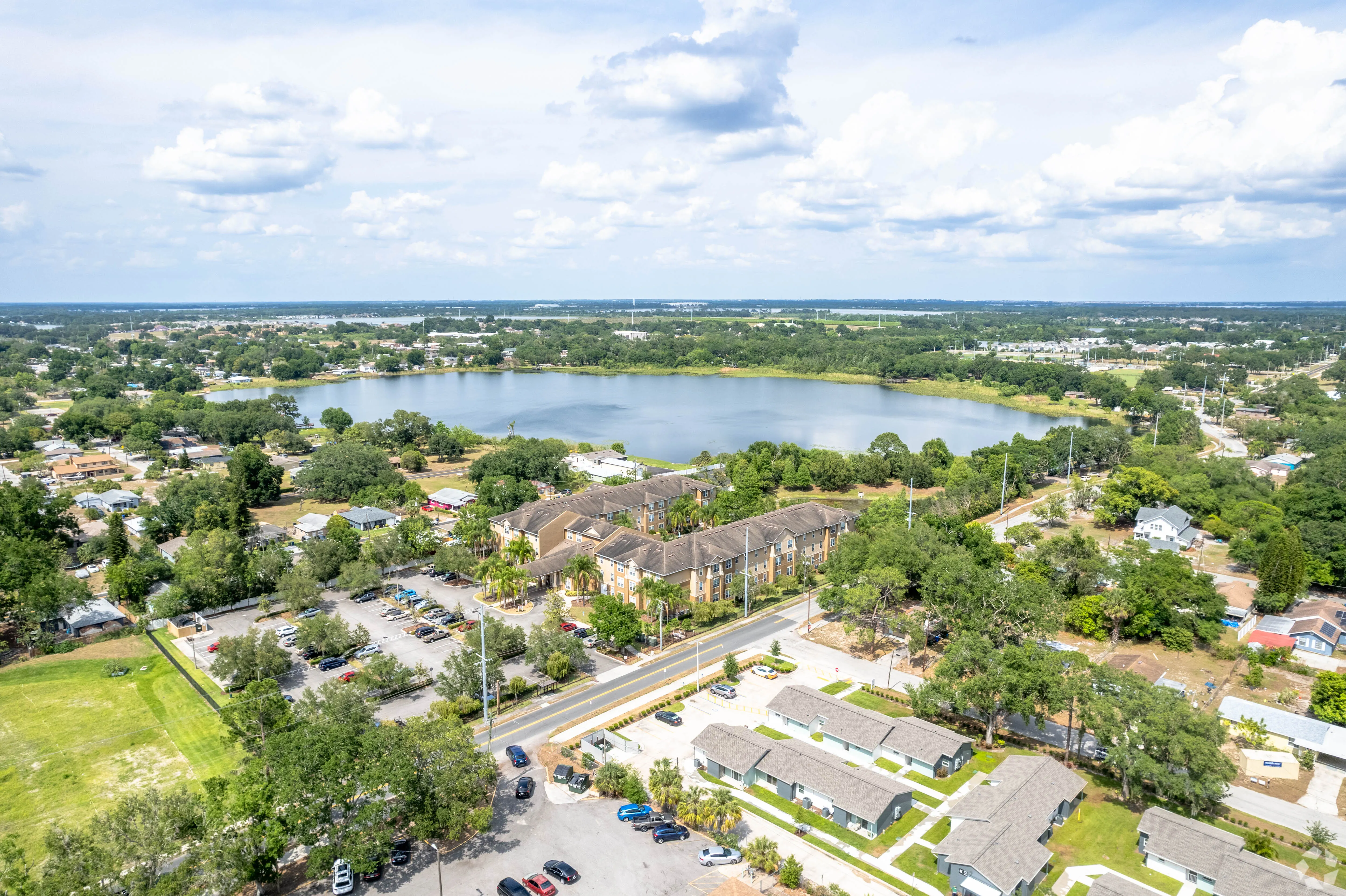 aerial shot of Lakeside Terrace
