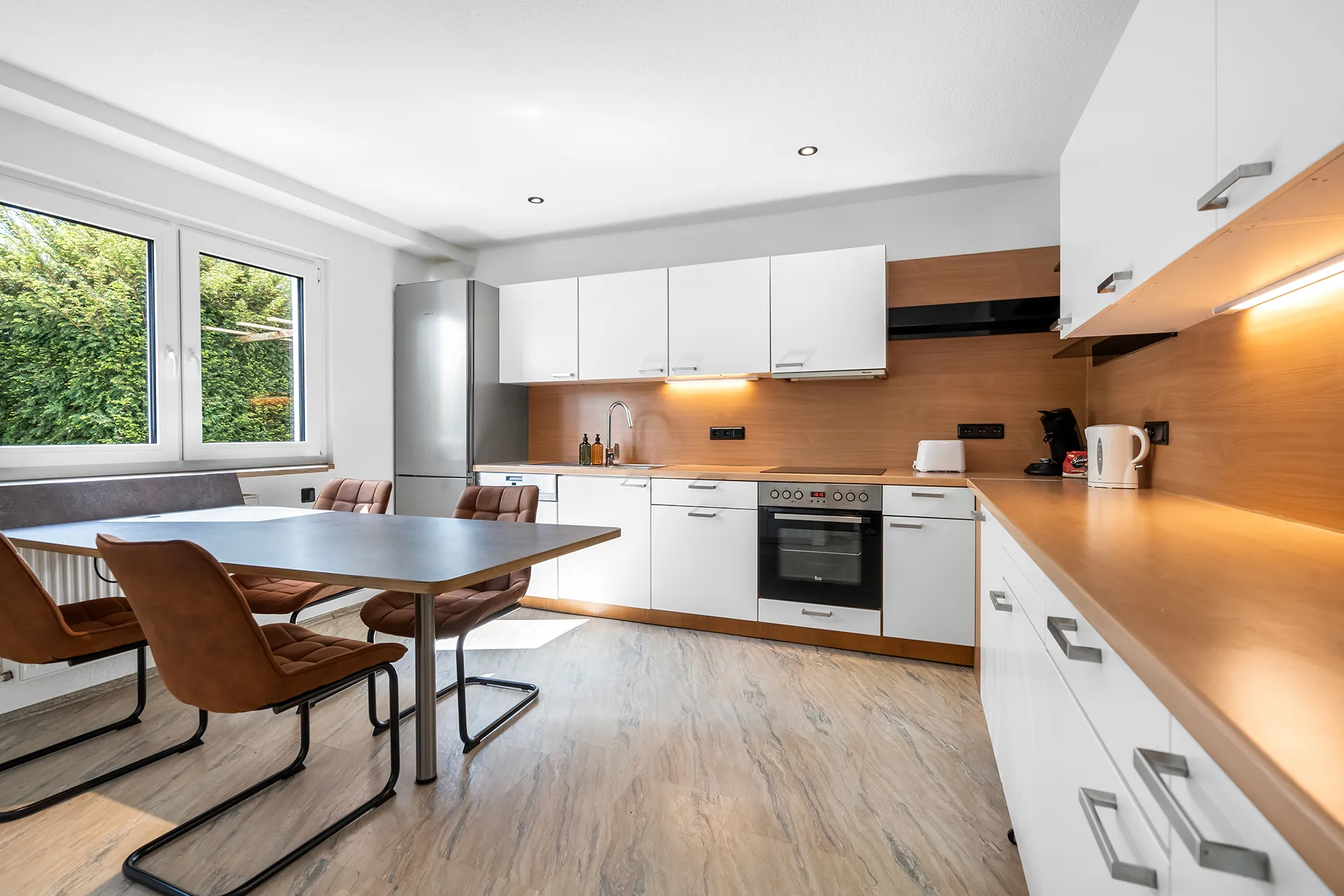 Küche in der Edersee Ferienwohnung mit Sauna und Pool