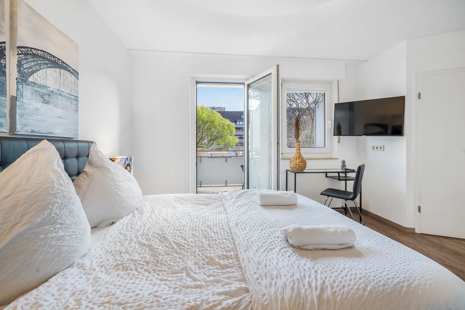 Bett in der Ferienwohnung in Köln