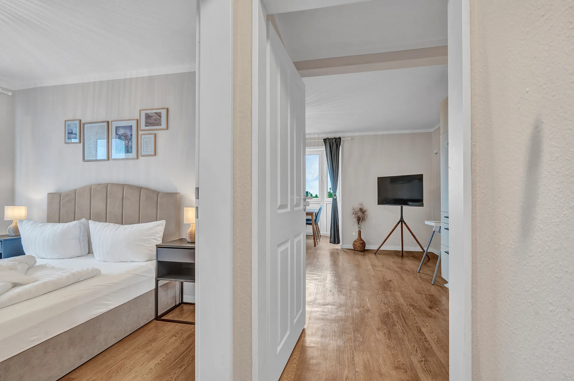 Ferienwohnung an der deutschen Nordsee mit Bett & Fernseher