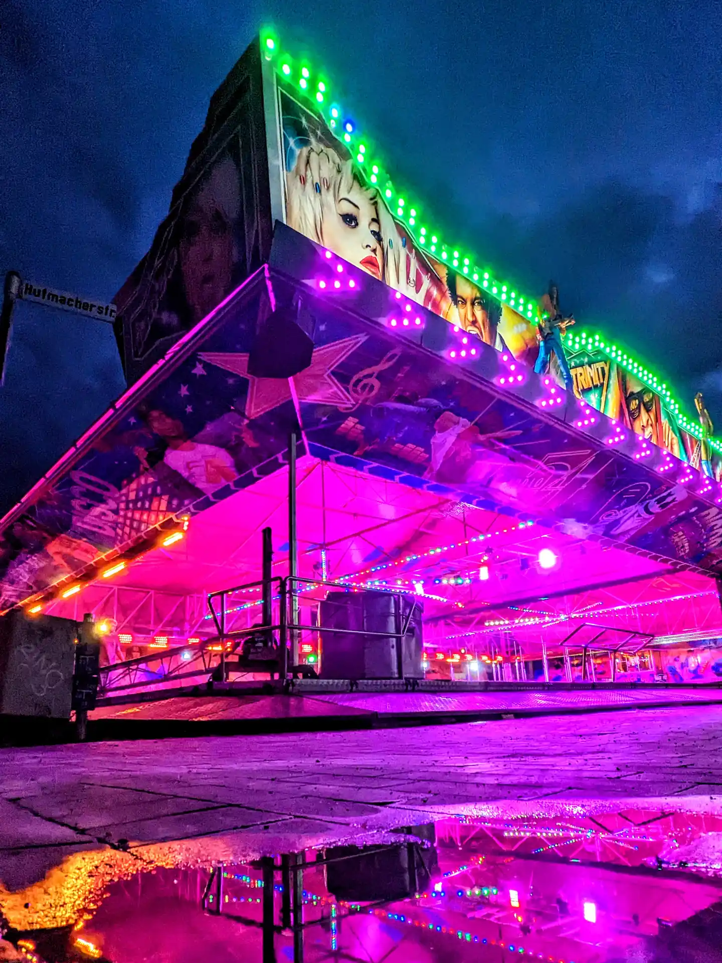 Musikexpress bei Nacht auf dem Stadtfest Uelzen
