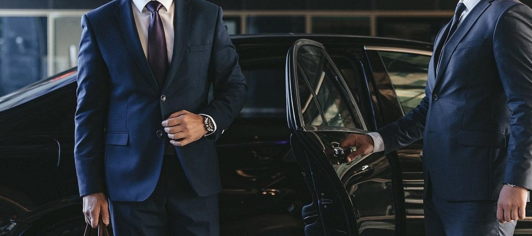 professional chauffeur by book my limo now