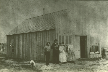  Vintage photograph of Charles Cottar and his early safari party in East Africa, marking the family’s first expeditions.