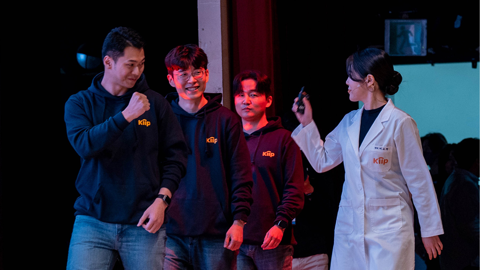 앤틀러 코리아 창립 팀의 무대 발표