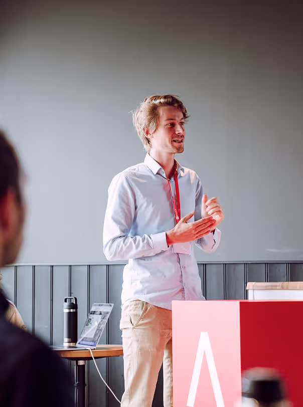 Antler founder pitching to investors