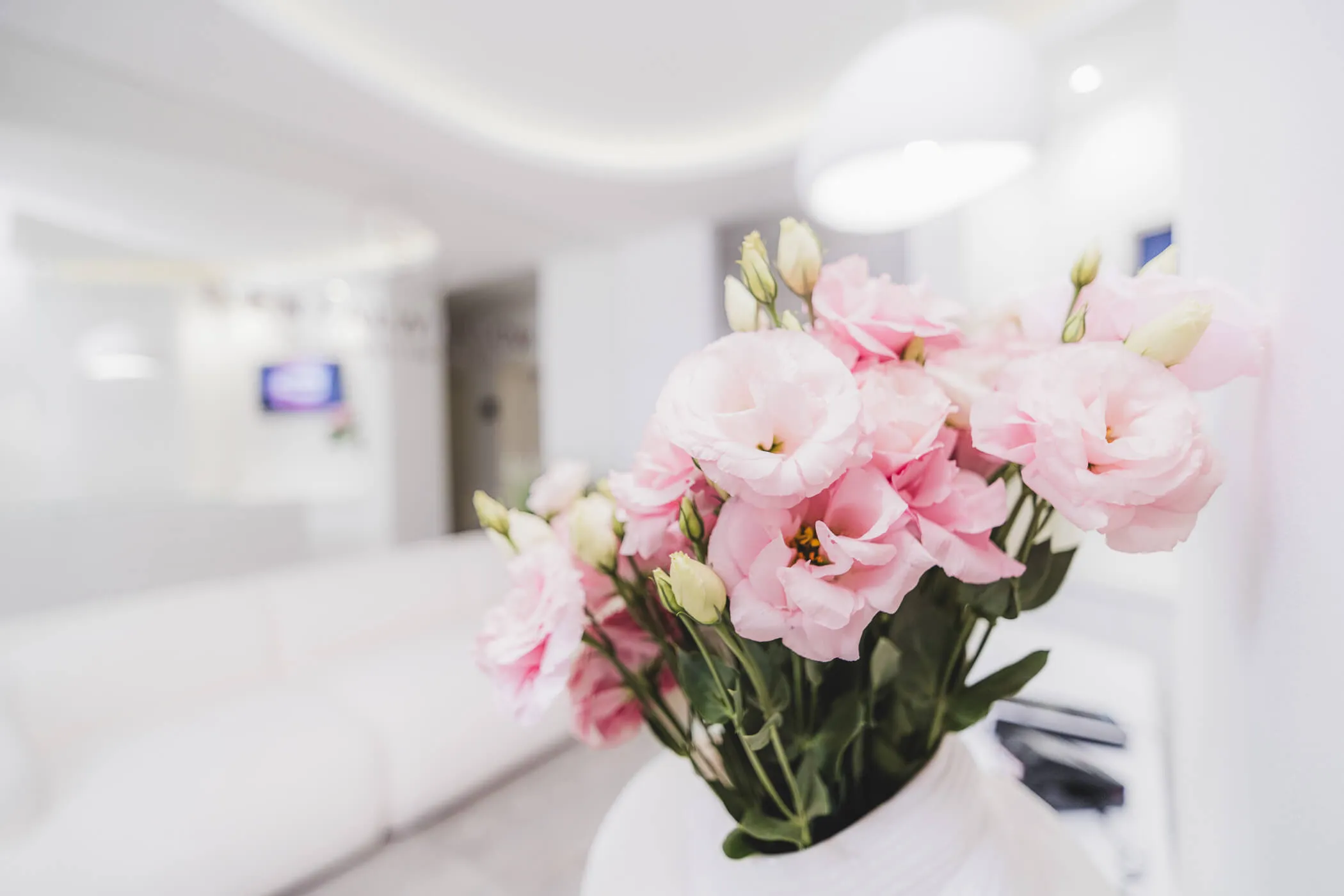 recepcja-klinika-stomatologiczna-wilanow-wystroj-ecru-dental-warszawa