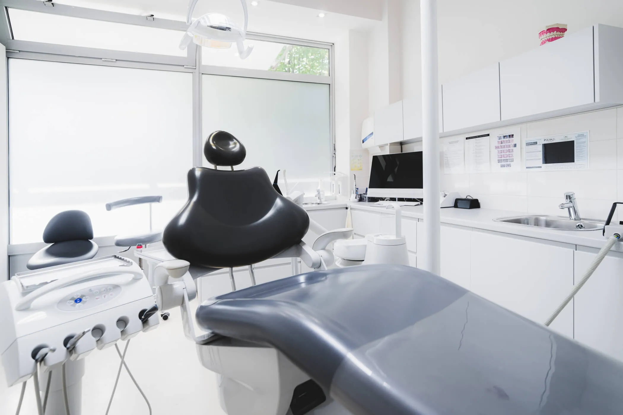 gabinet-stomatologiczny-warszawa-wilanow-nowoczesny-fotel-dentystyczny-dental