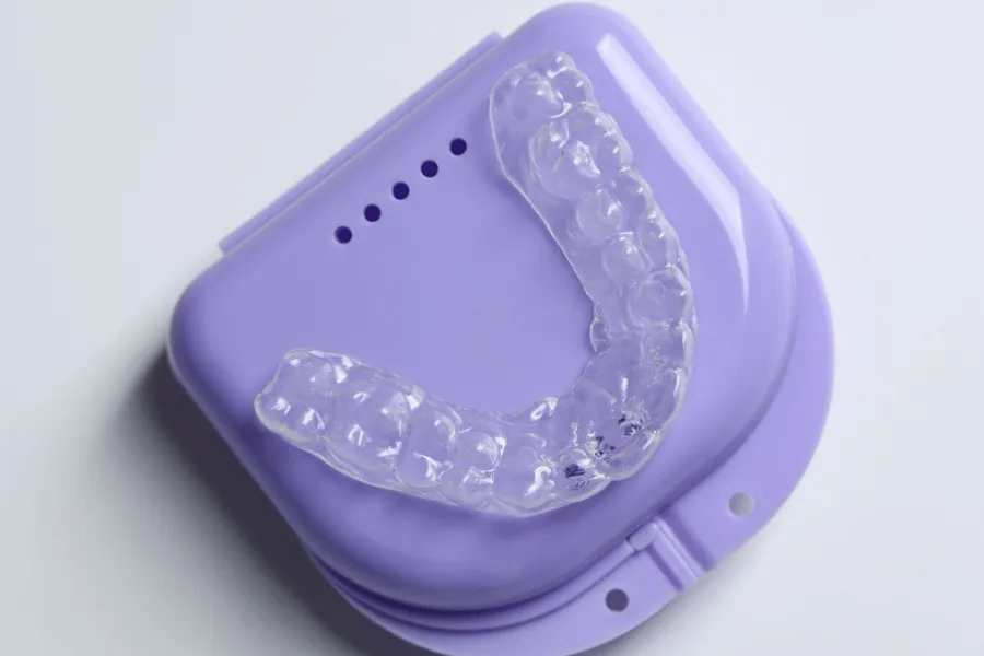 prostowanie-zebow-nakladki-ortodontyczne-dental-wilanow-warszawa