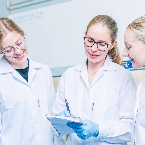 three women doing bacteriophage sequencing