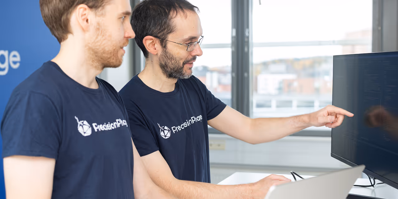 Two men doing phage bioinformatics