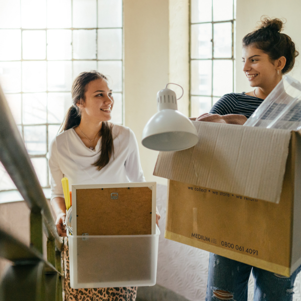 Happy easyStorage customers moving with easyStorage Boxes