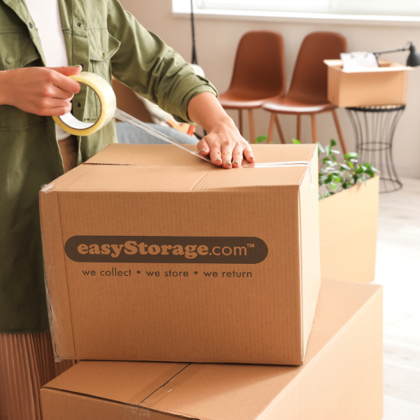 easyStorage box being taped up