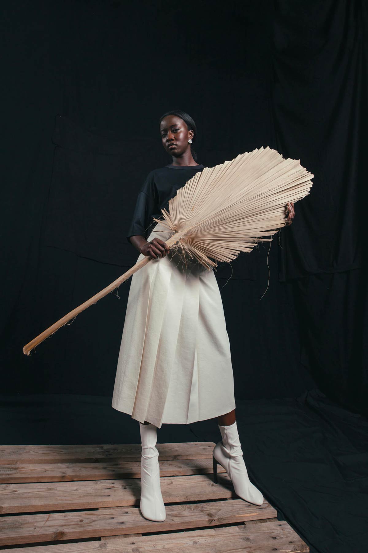 Lookbook mode Lostenn jupe plissée studio Paris shooting haute couture