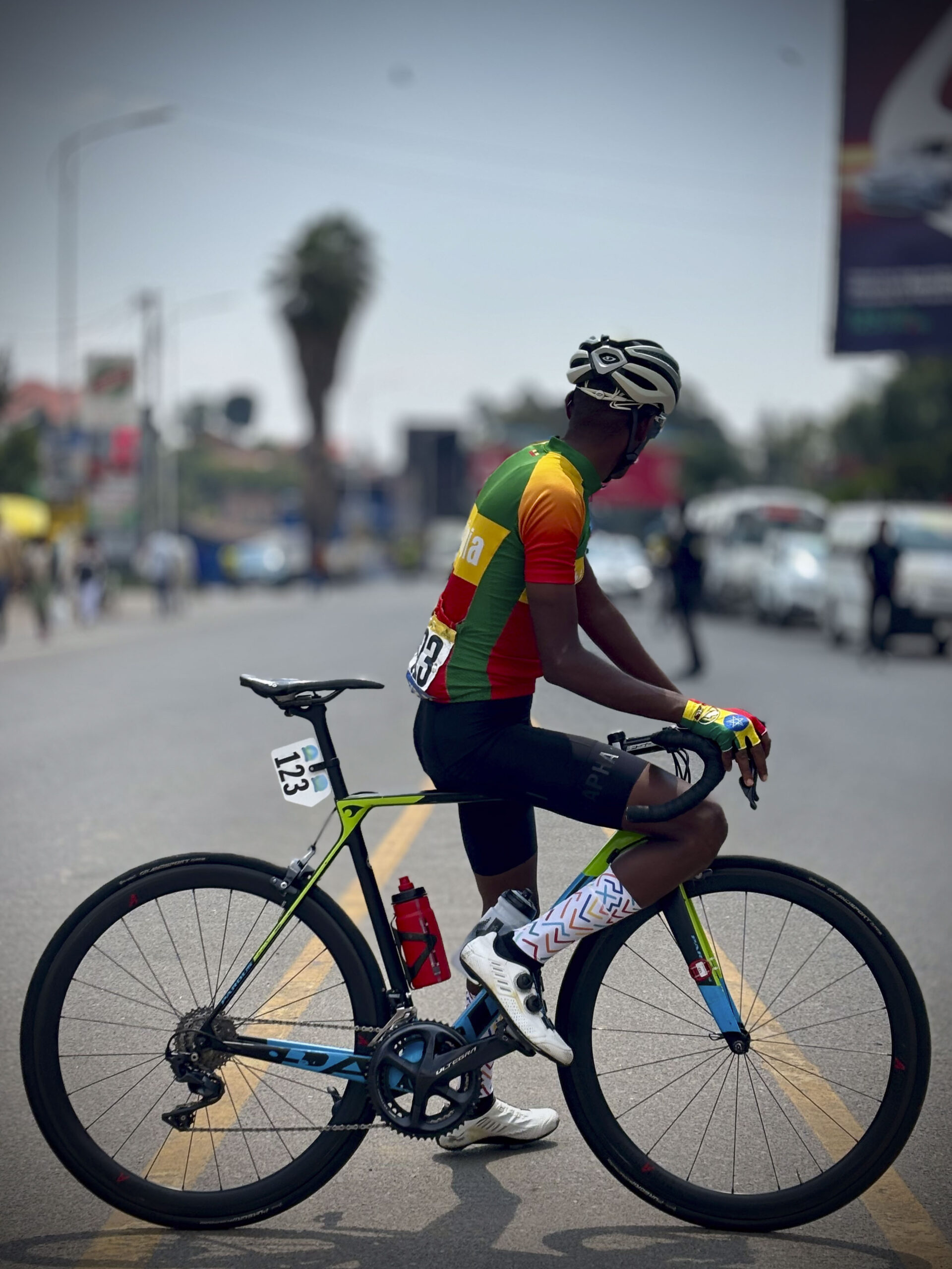 Tournage vélo documentaire Afrique - Production audiovisuelle Bengale Paris