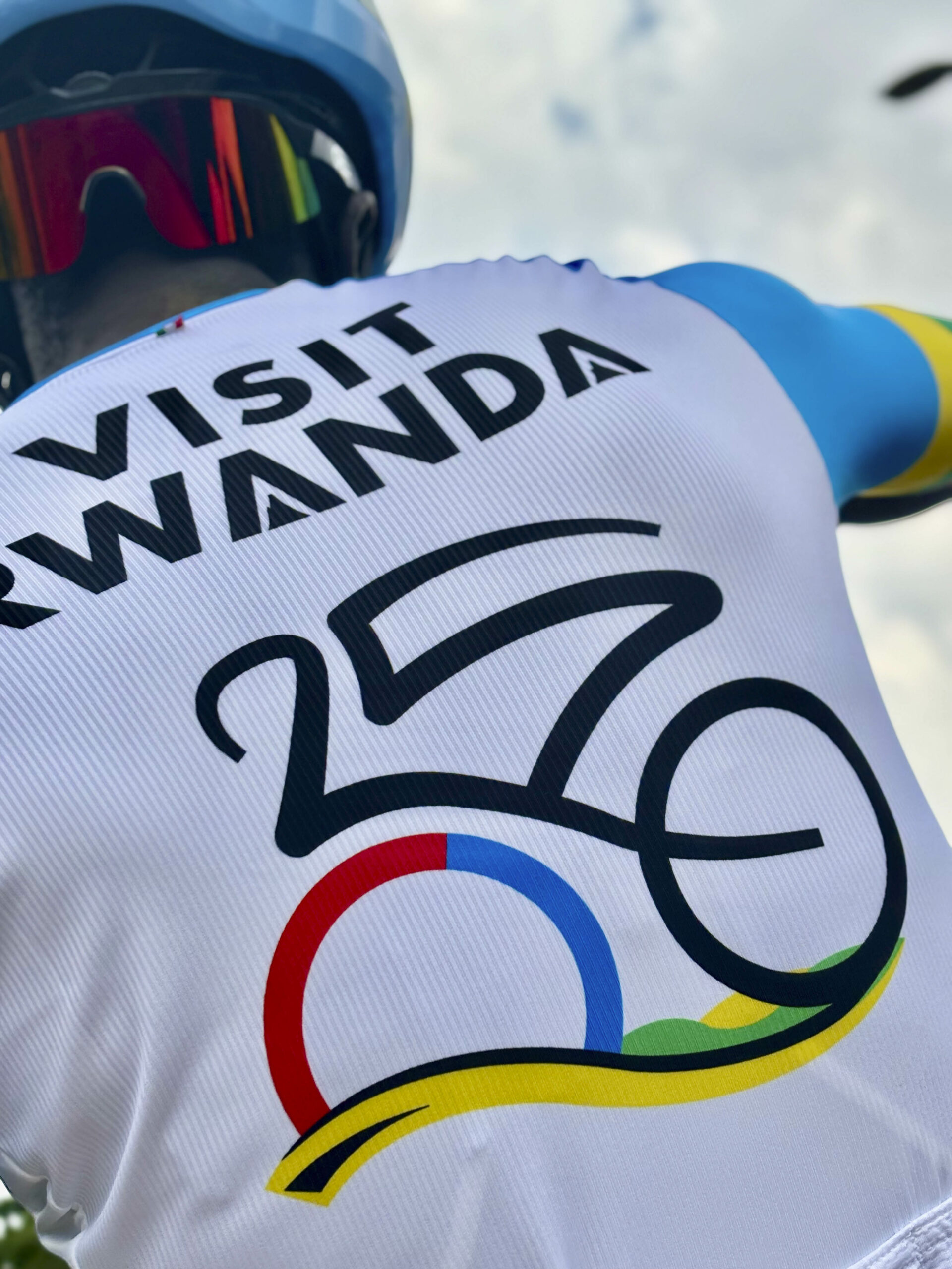 Film documentaire cyclisme africain Warner Bros - Montage Bengale Studio