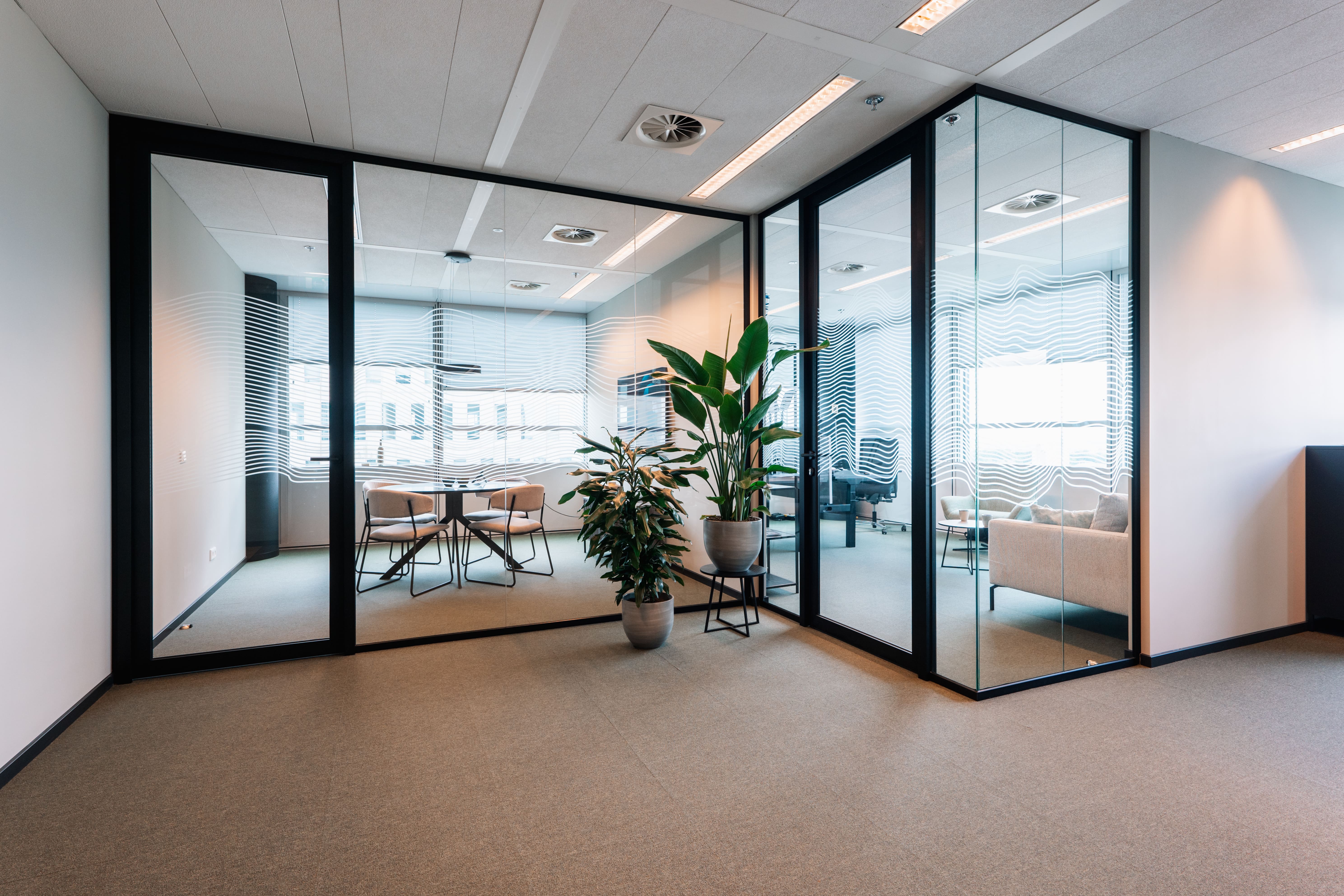 Een werkplek in huisstijl voor Ydentic