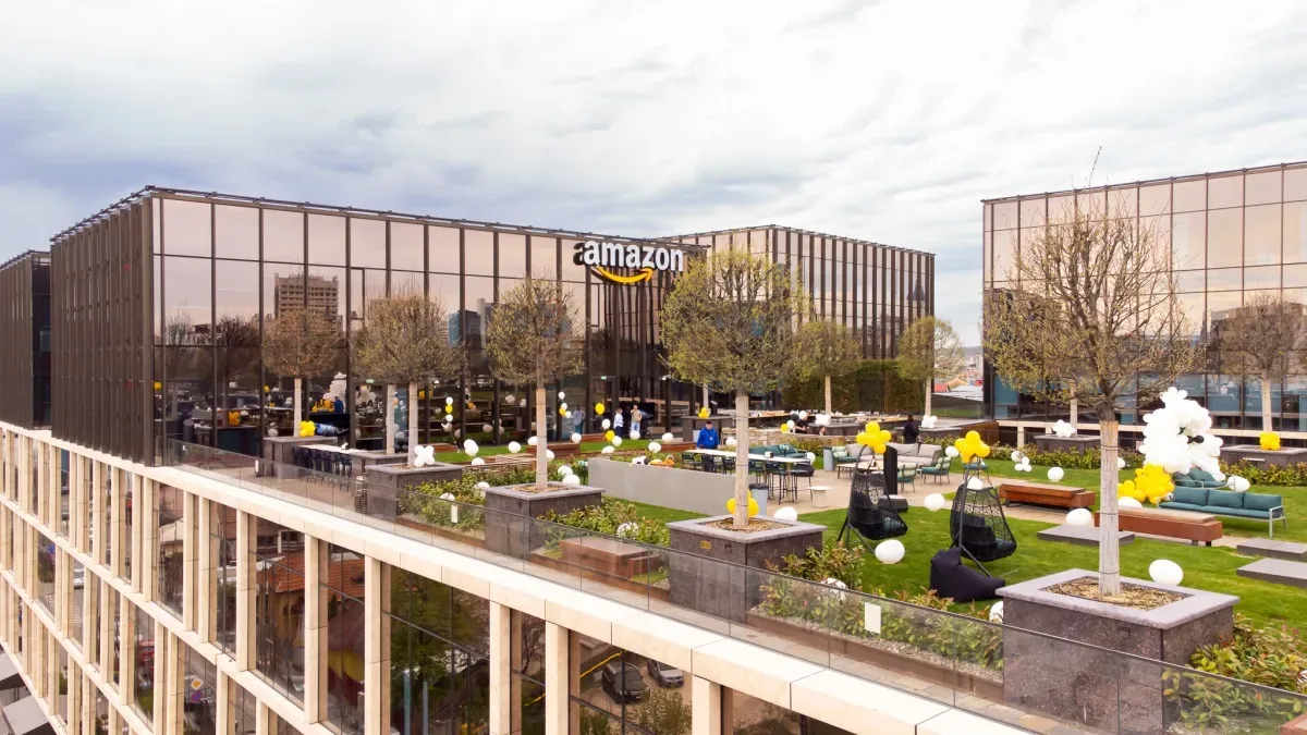 Apar primele rezultate pe 2025. Amazon Development Center, prima scădere a cifrei de afaceri. Numărul de angajați a scăzut pu