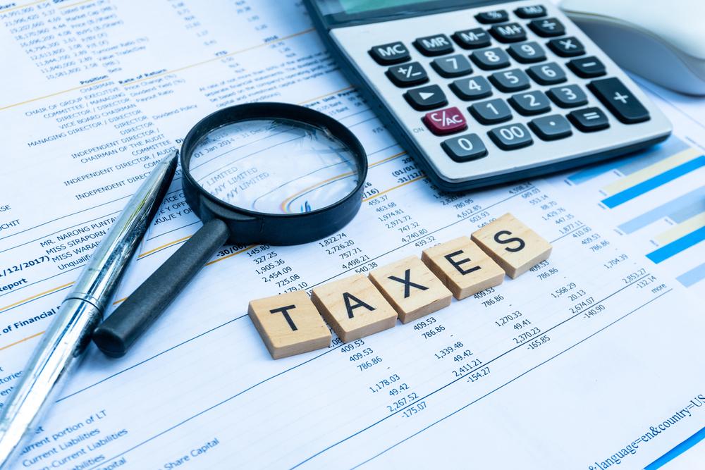 Camera Consultanților Fiscali solicită reducerea accizei sau amânarea majorării taxelor, în condițiile scumpirii petrolului