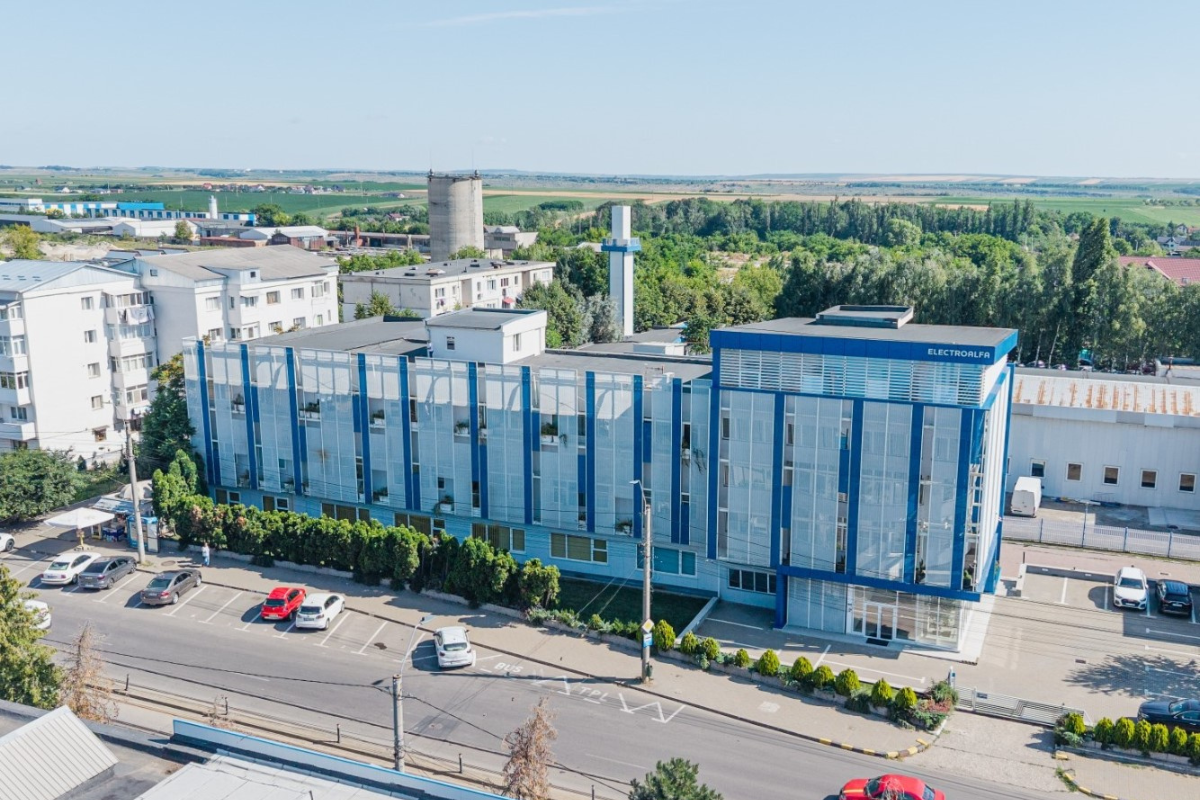 Electro-Alfa, asaltată de micii investitori: subscrieri de 3,4 mld. lei la listarea pe BVB, de peste 60 de ori mai mult decât oferta. Suprasubscriere și pe tranșa marilor investitori. Listarea, pe 3 martie