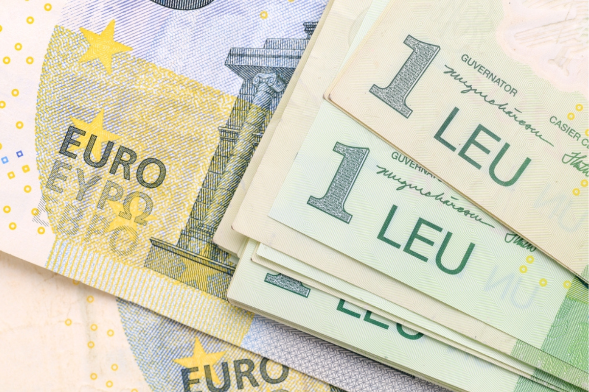 România pare tot mai departe de zona euro: analiștii financiari împing orizontul de aderare de la 11 ani la 13 ani
